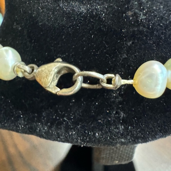 Classical Single Strand Fashion Pearls - Picture 3 of 3